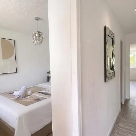 Apartment T2 Ponant Parking Pond 1 Min Away 13 Min Walk Away